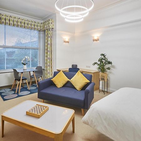 Host & Stay - Thamesview Staines-upon-Thames Ngoại thất bức ảnh