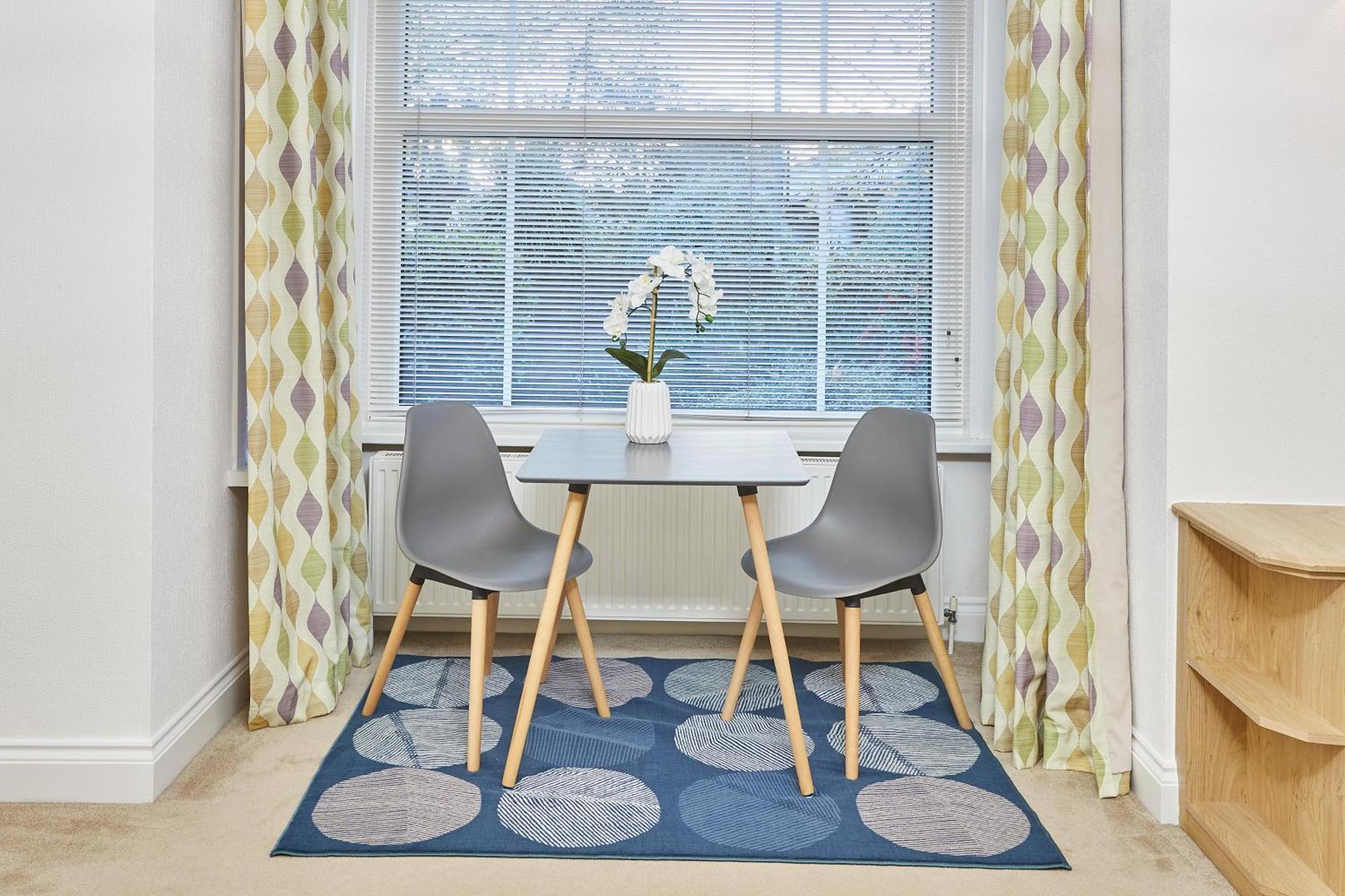 Host & Stay - Thamesview Staines-upon-Thames Ngoại thất bức ảnh