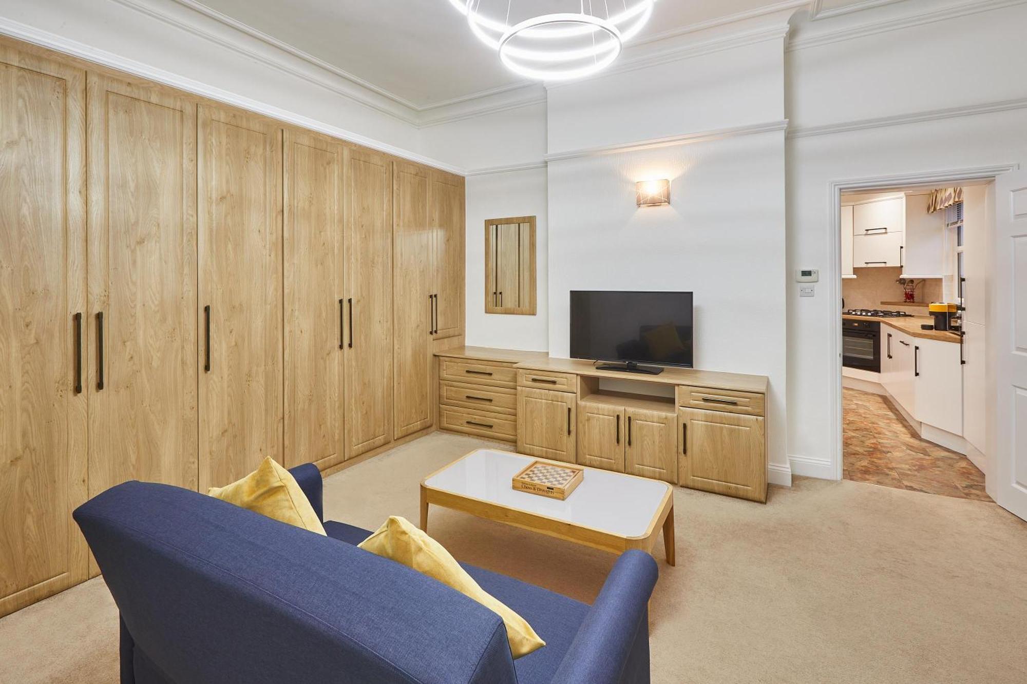 Host & Stay - Thamesview Staines-upon-Thames Ngoại thất bức ảnh