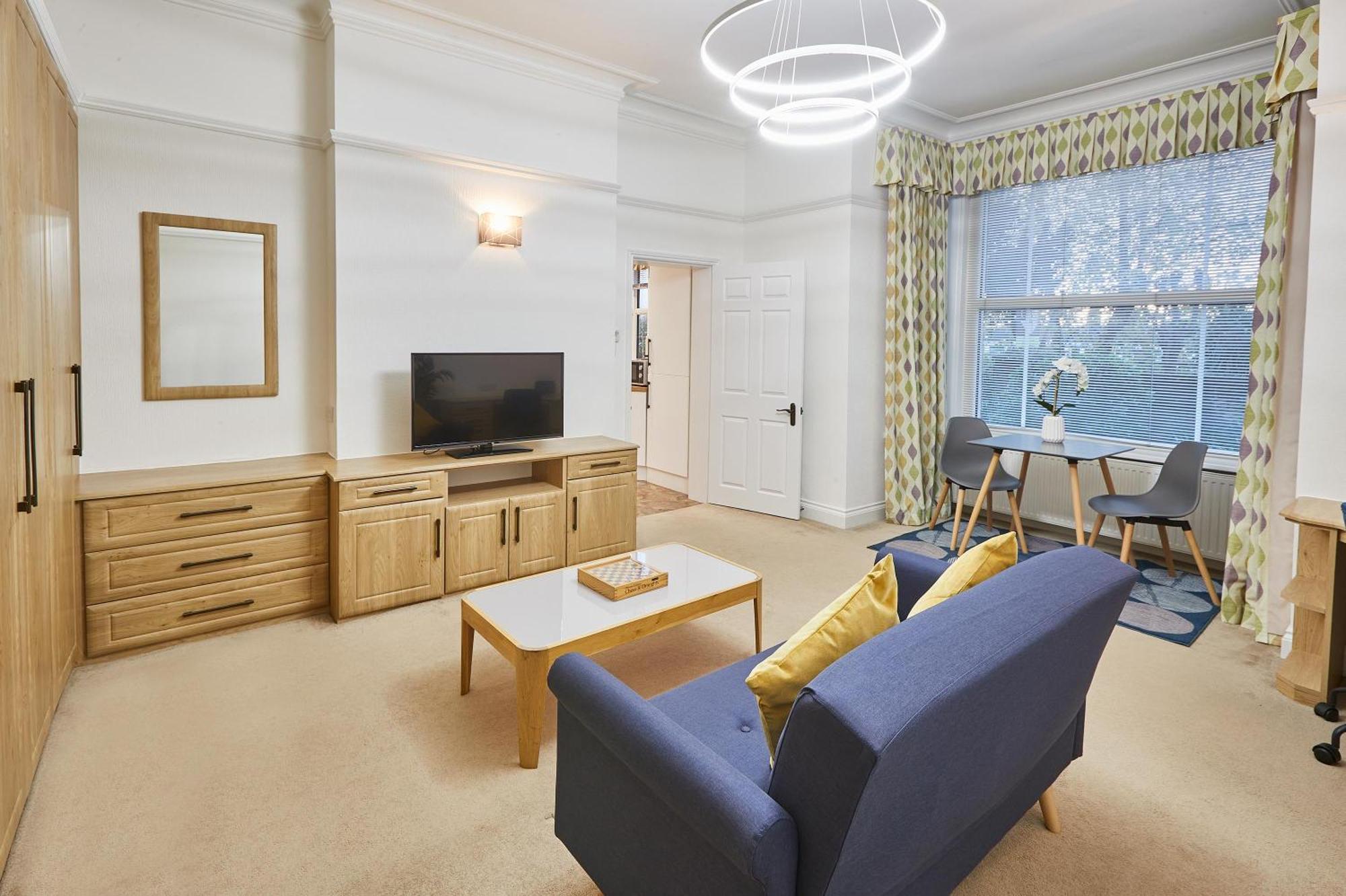 Host & Stay - Thamesview Staines-upon-Thames Ngoại thất bức ảnh